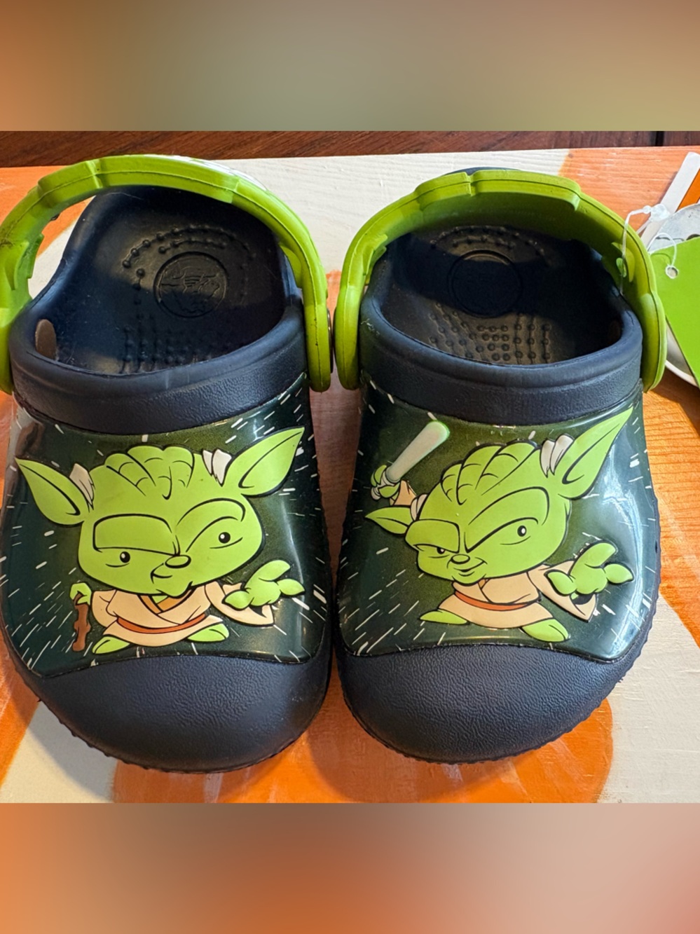CROCS Kids' Green and Black Yoda Graphic Clogs